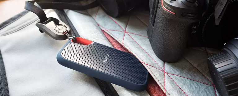SanDisk-Extreme-Portable-SSD---2TB-SDSSDE61-2T00-G25-sldier